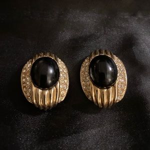 CINER art deco black & goldtone clip on earrings vintage